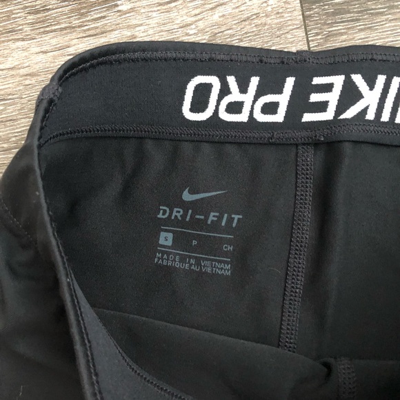 Nike pro shorts - Picture 2 of 4